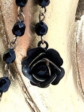 Black Metal Rose 14” Drop Necklace